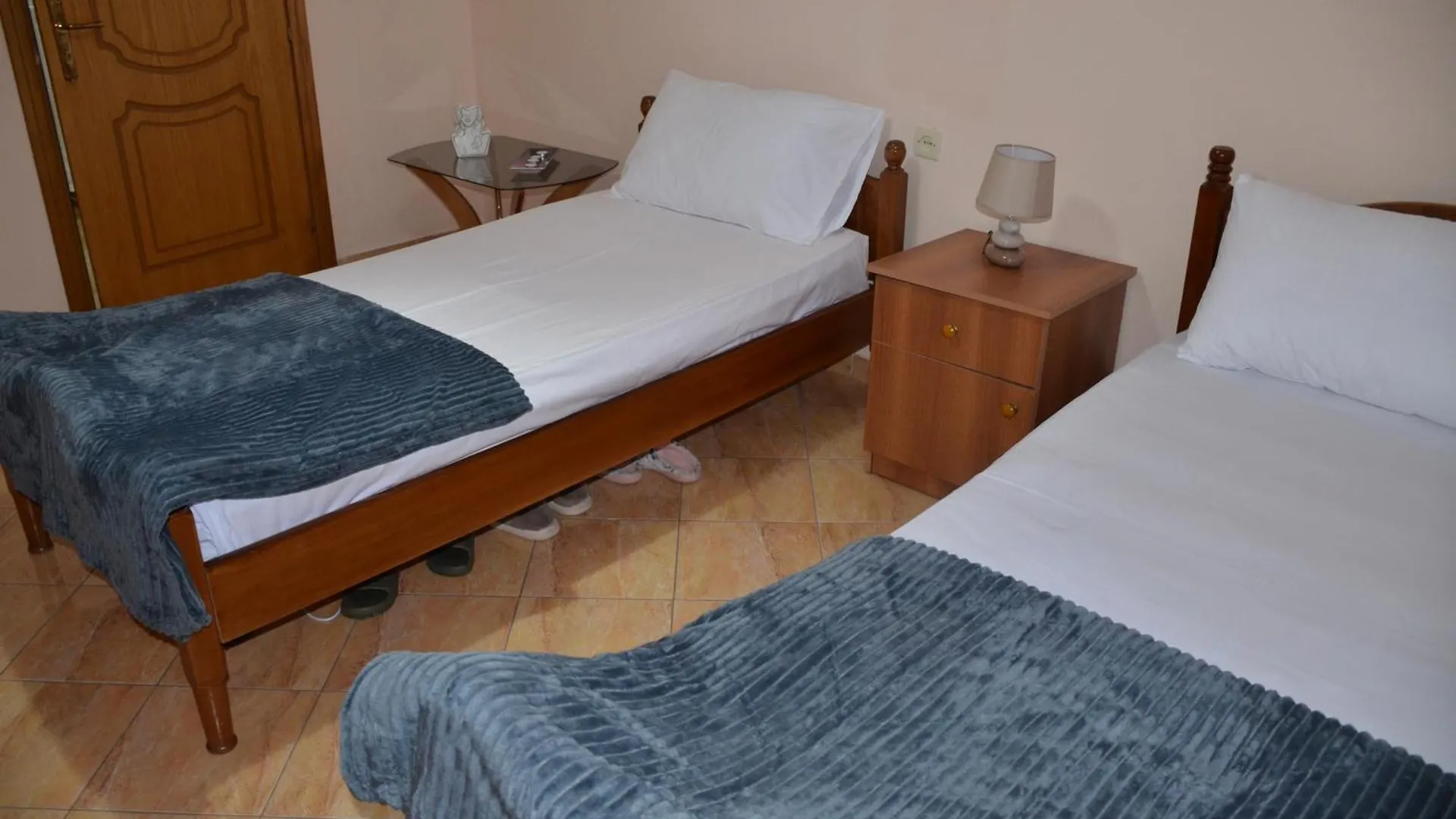 Ana'S Cozy Corner Apartment Gjirokaster